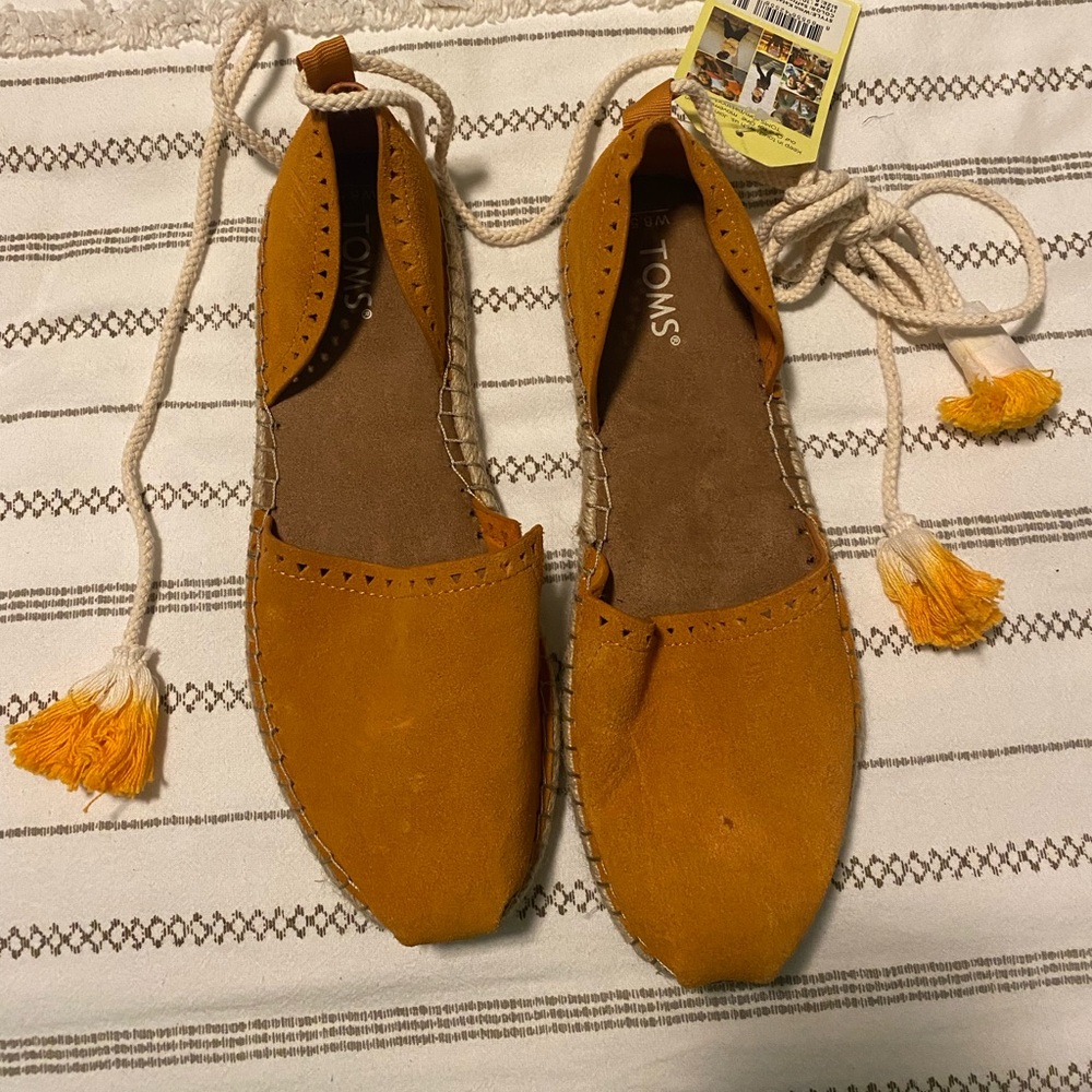 NWT Tom’s Katalina Shoes